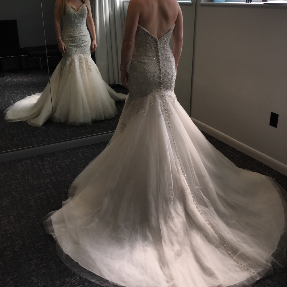 Liv Harris wedding gown - Picture 4 of 8